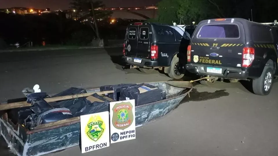 Apreensão : Barco com cigarros contrabandeados é apreendido no Rio Paraná