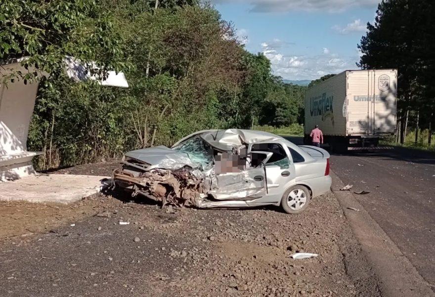 Fatal : Motorista de Corsa morre ao colidir contra caminhão na PR-487
