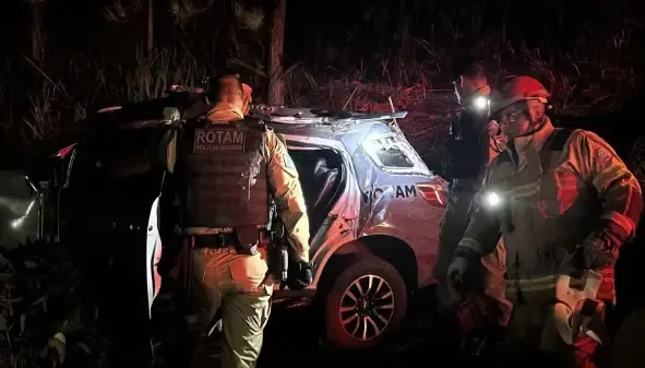 PR-170 : Acidente com viatura da PM deixa três feridos