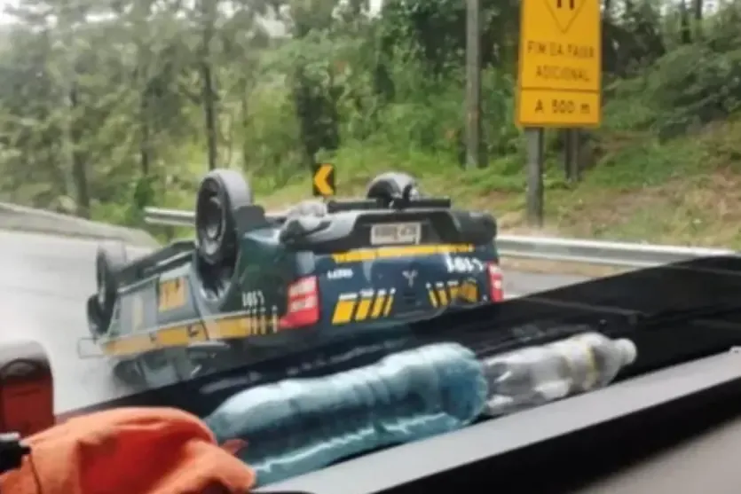 Capotamento : Viaturas da PRF capotam na BR-116 em deslocamento para conter tentativa de saque