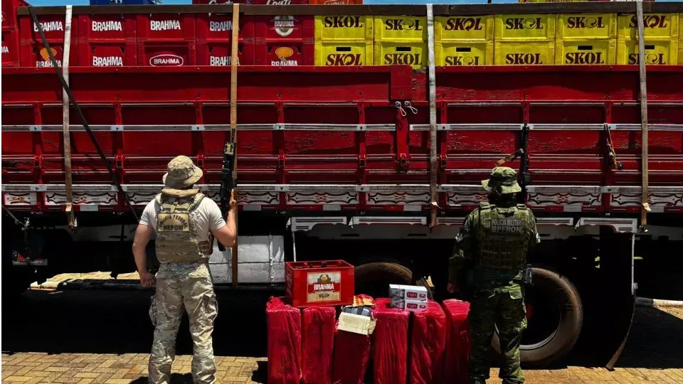 Guaíra : Caminhão com mais de 22 mil pacotes de cigarros contrabandeados é apreendido