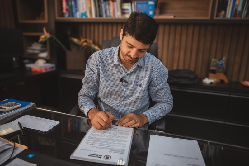 Reajuste : Prefeito de Guaíra anuncia reajuste salarial de 6% para servidores municipais