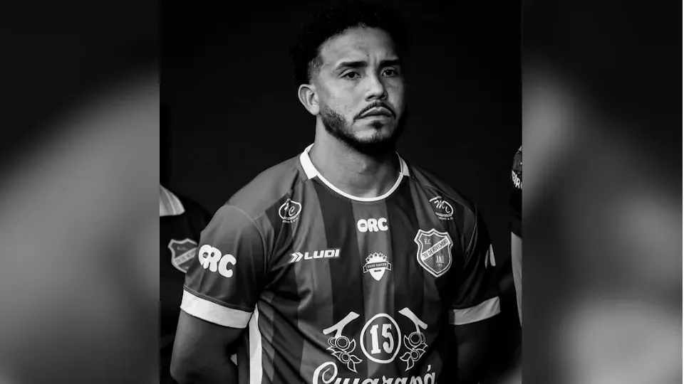 Mal Súbito : jogador, morre aos 26 anos momentos antes de jogo