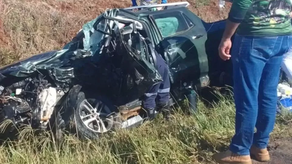 Grave : Colisão entre camionetes deixa dois feridos, um em estado grave na PR-459