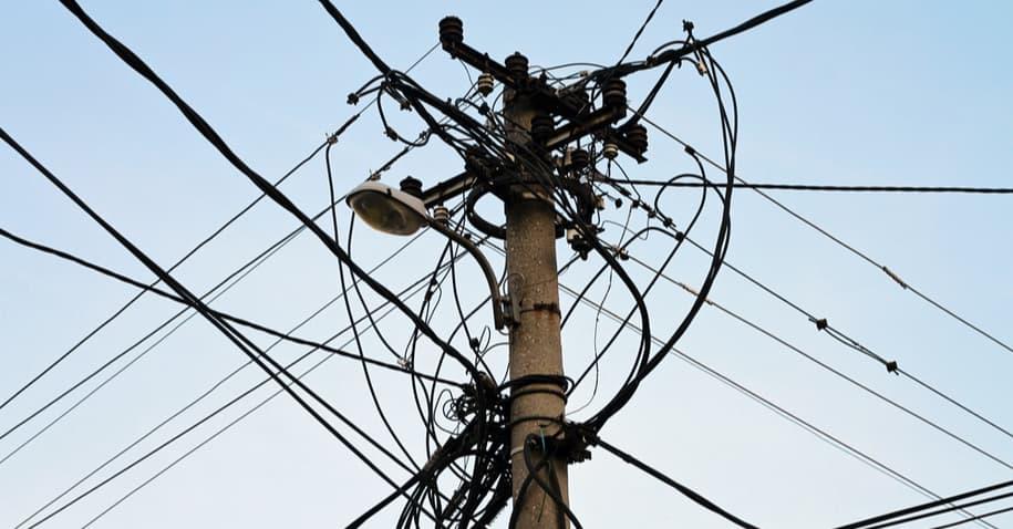 Guaíra : Três homens roubam cabo de energia da Copel