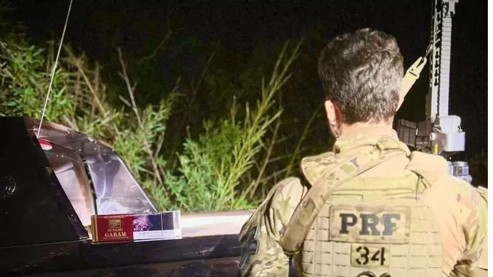 Região : Cigarreiro é preso com Caminhonete carregada com 32 mil maços de cigarro