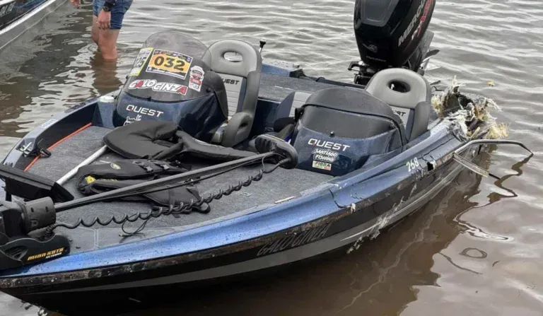 Lago : Acidente entre lanchas deixa um desaparecido e outro gravemente ferido