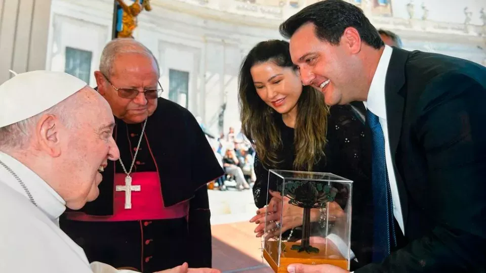 Luto : Governador lamenta morte do Papa Francisco e determina luto de três dias no Paraná