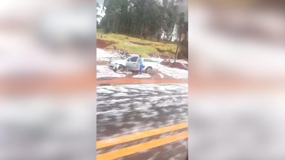 Região : Tempestade com chuva de granizo atinge cidades do Paraná