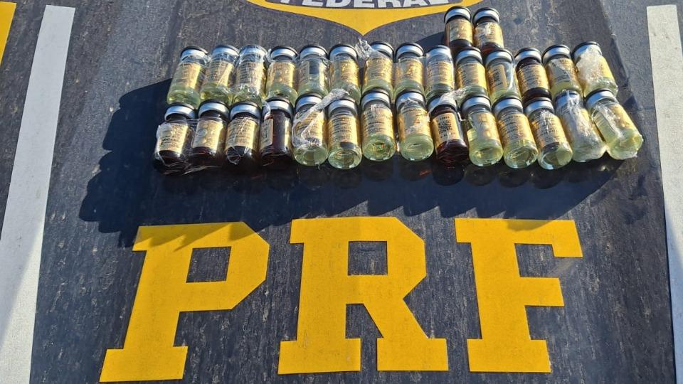 Apreensão: PRF apreende anabolizantes em ônibus na BR-163 e homem é encaminhado à Polícia Federal