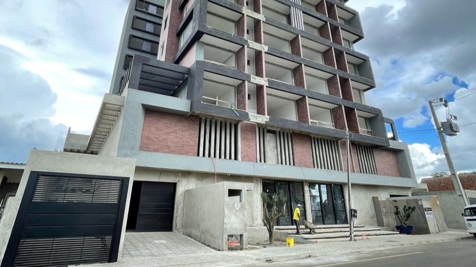 Trabalhador morre esmagado por elevador durante manutenção em prédio em construção  no(PR)