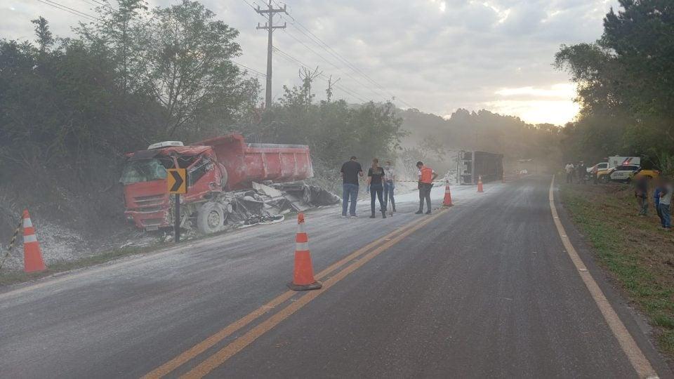 Guaíra PR: Motorista de caminhão de Guaíra morre em grave acidente na PR-484