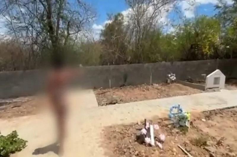 Mulher é enterrada viva em cemitério de Pernambuco e sobrevive — acorda cercada de crânios e velas pretas