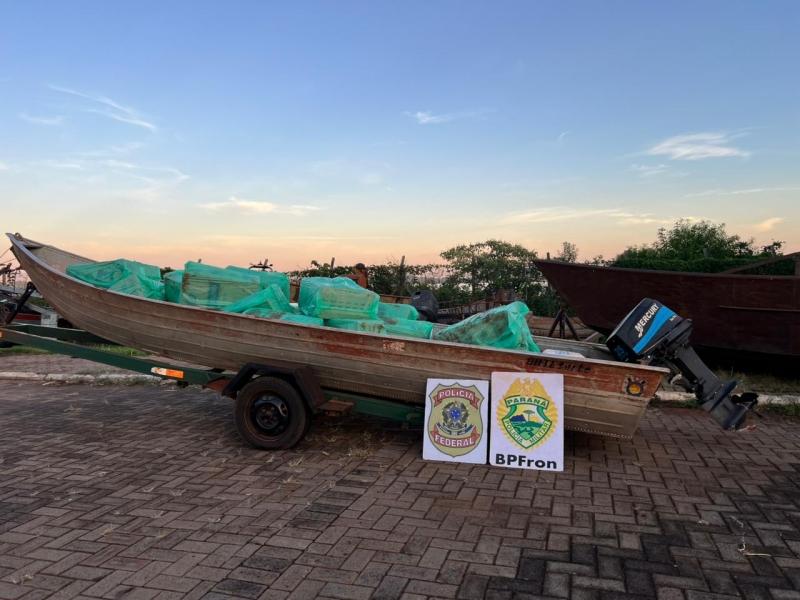 Barco carregado com cigarros é apreendido em Guaíra