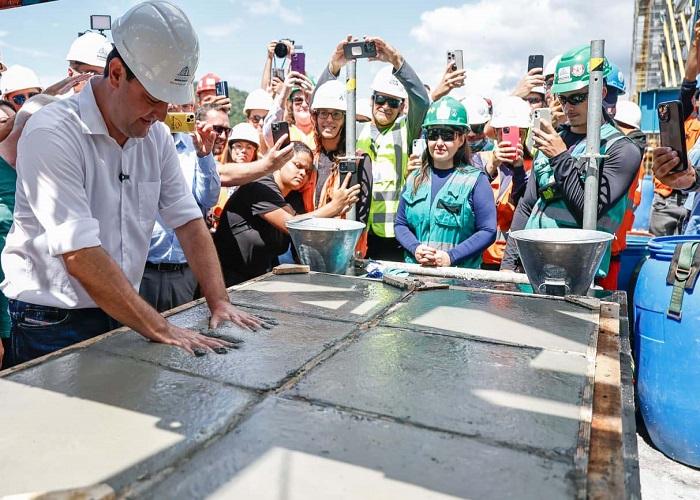 “Beijo da ponte” marca ligação histórica entre Matinhos e Guaratuba pela primeira vez por terra