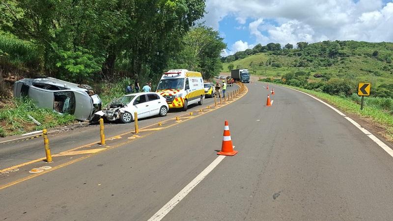 Um morto e quatro feridos em acidente na PR-445