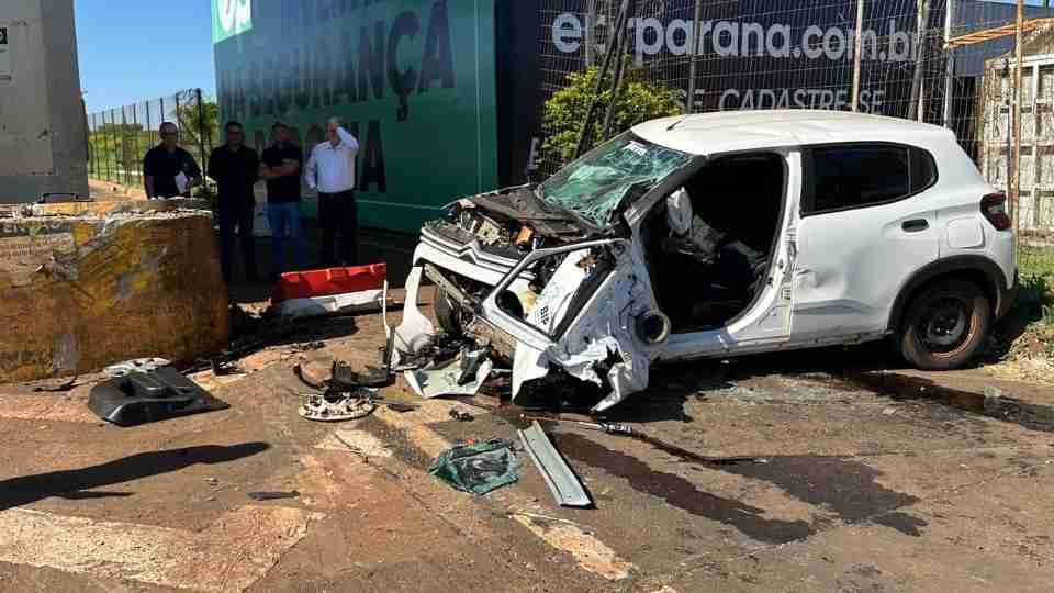 Homem morre após bater carro contra mureta na BR-369, em Jataizinho