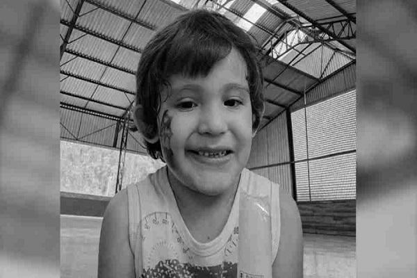 Menino de 6 anos morre após afogamento em piscina