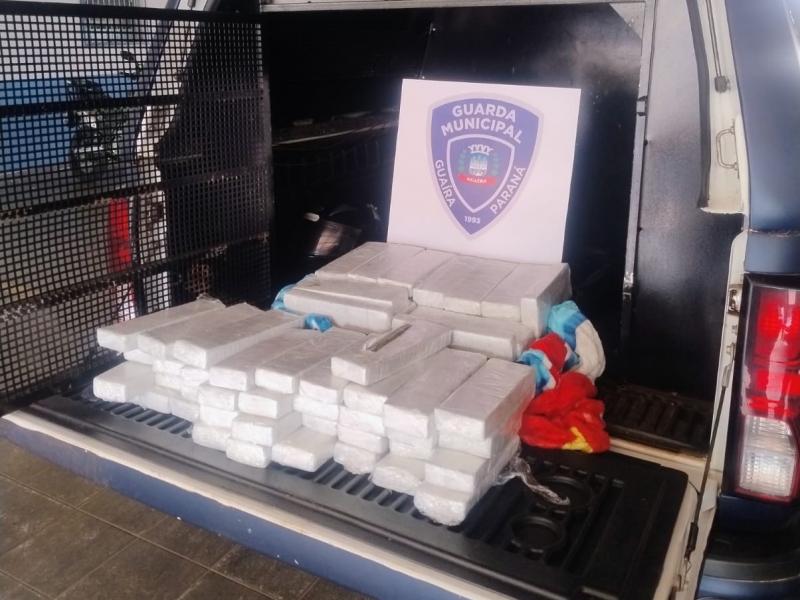 Apreensão: Guarda Municipal apreende 65 quilos de maconha e prende suspeito de tráfico em Guaíra
