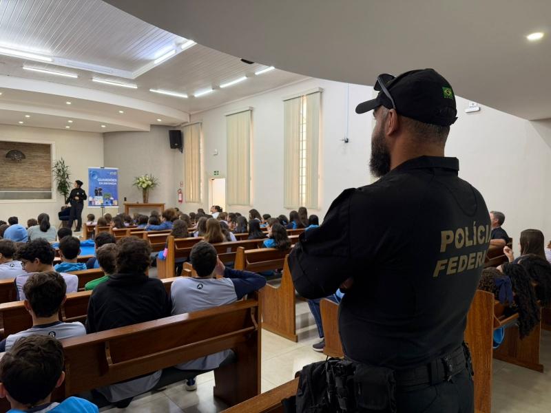 Palestra: Polícia Federal realiza palestra em escola de Guaíra para prevenir abuso e exploração infantil entre crianças e adolescentes