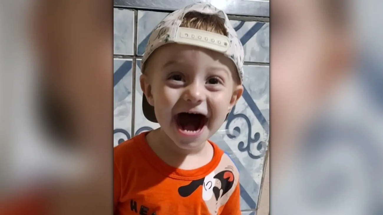 Tragédia: Bebê de 1 ano morre após ser atropelado pelo próprio pai durante manobra na garagem