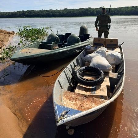 Guaíra: Polícia intercepta barco com contrabando e prende foragido durante operação
