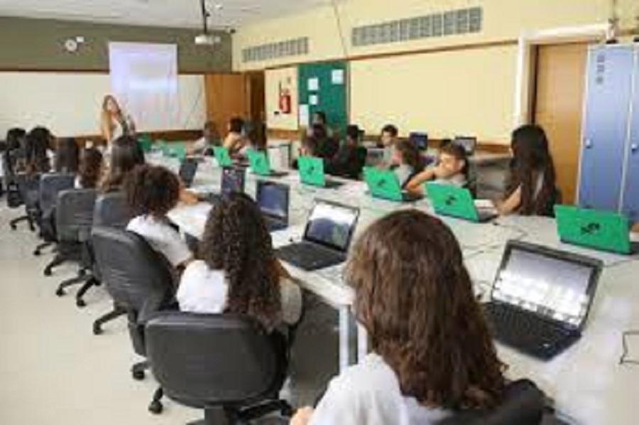 Reforço na Educação: Paraná nomeia 917 novos professores concursados
