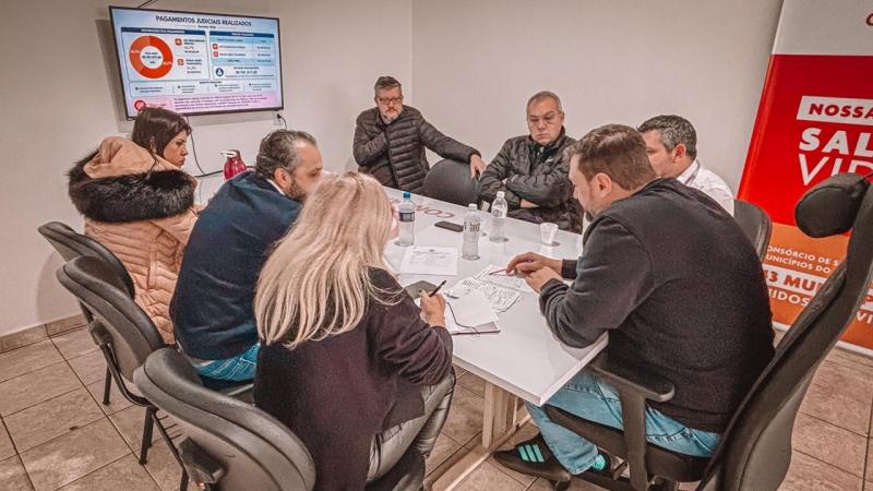 Reunião: Prefeito de Guaíra participa de reunião estratégica do Consamu