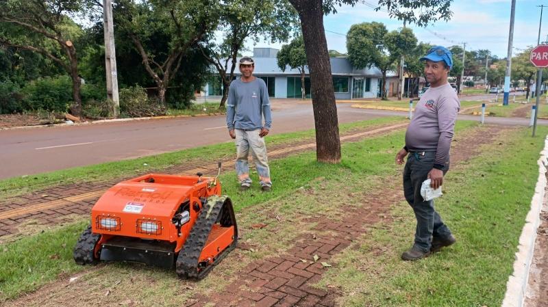Guaíra: Robô controlado por controle remoto vai ajudar na limpeza Pública do Município