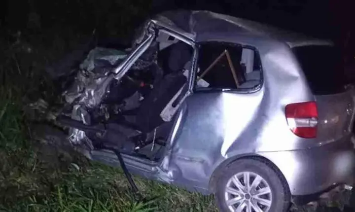 Batida frontal deixa rapaz morto na PR-090