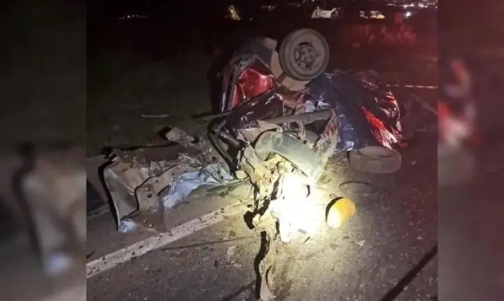 Colisão Fatal: Motorista de 24 anos morre em colisão frontal com carreta