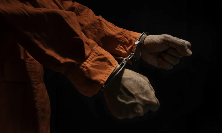 Condenados: Pai e madrasta são condenados a mais de 600 anos de prisão no Paraná por exploração sexual de adolescentes