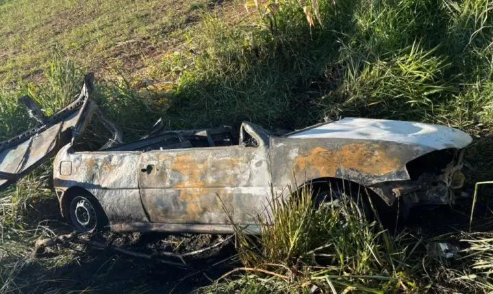 Corpo é encontrado em carro carbonizado na PR-484