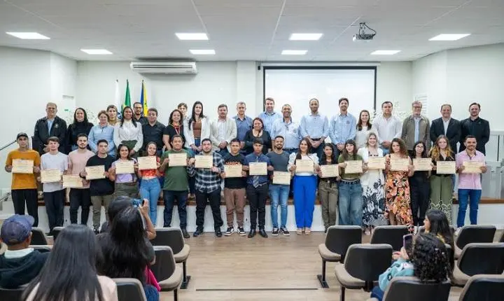 Destaque: Guaíra realiza formatura do curso de Prototipagem do Projeto Qualifica Paraná 2025