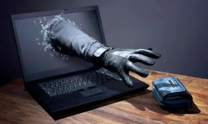 Golpe no Facebook: homem perde R$ 3,7 mil ao tentar comprar Honda CG 125 anunciada na internet