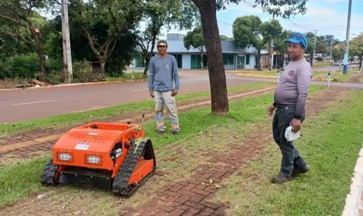 Guaíra: Robô controlado por controle remoto vai ajudar na limpeza Pública do Município