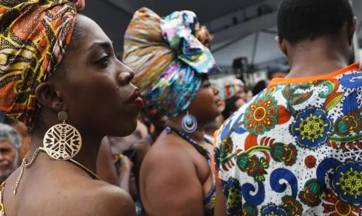 Hoje é Dia destaca consciência negra, trânsito e Rachel de Queiroz