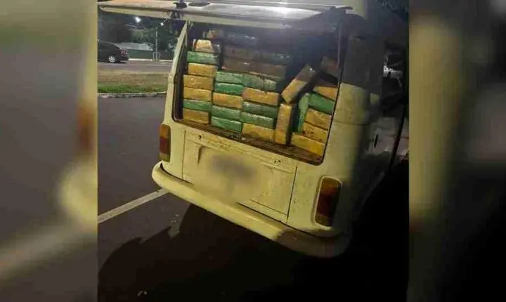 kombi do tráfico é descoberta com mais de 500 kg de maconha e ninguém é preso