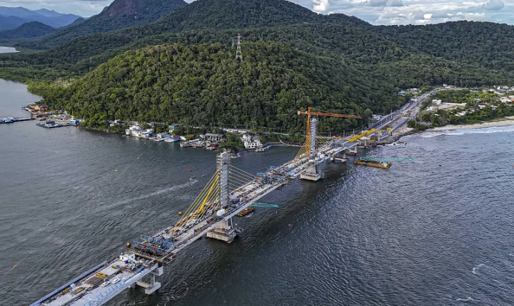 O tráfego de veículos foi liberado na Ponte de Guaratuba