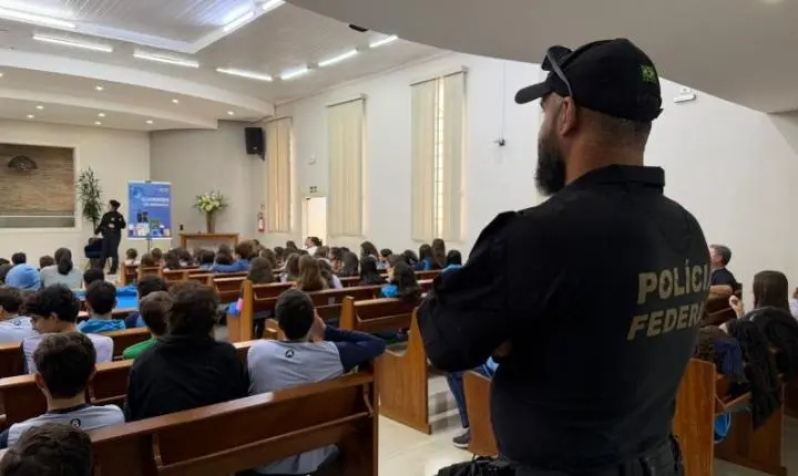 Palestra: Polícia Federal realiza palestra em escola de Guaíra para prevenir abuso e exploração infantil entre crianças e adolescentes