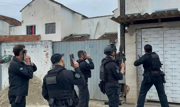 Procurado por tráfico em Guaíra é preso dentro de residência em cascavel