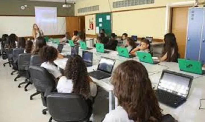 Reforço na Educação: Paraná nomeia 917 novos professores concursados