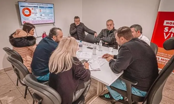 Reunião: Prefeito de Guaíra participa de reunião estratégica do Consamu