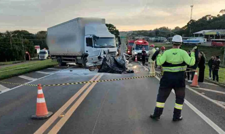 Tragédia na BR-277: três pessoas morrem em colisão frontal entre carro e caminhão em Laranjeiras do Sul