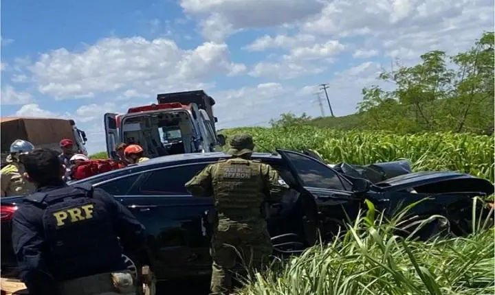 Vítimas de trágico acidente desta sexta-feira recebem atendimento emergencial em Guaíra